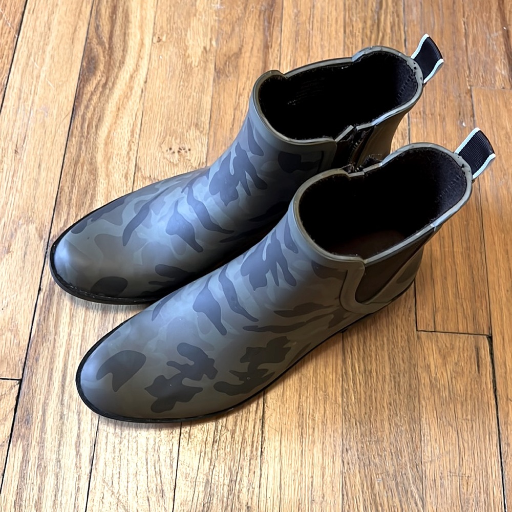 EUC Lucky Brand rain booties